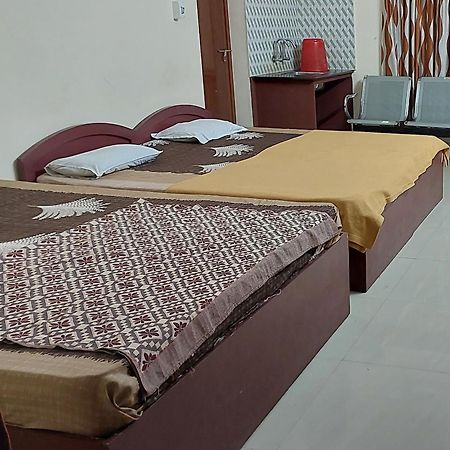 Adhithya Apartments Guruvāyūr Buitenkant foto