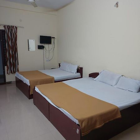 Adhithya Apartments Guruvāyūr Buitenkant foto