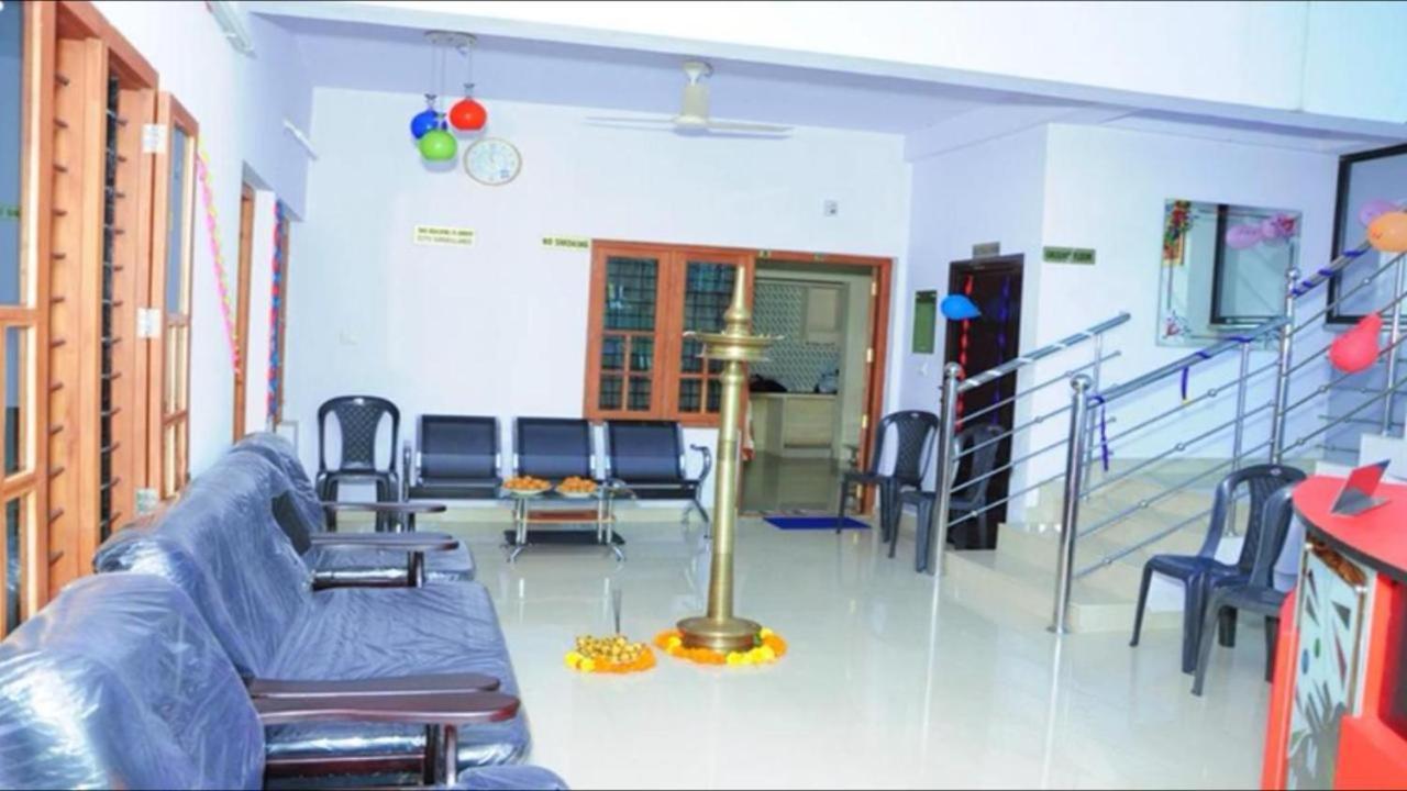 Adhithya Apartments Guruvāyūr Buitenkant foto