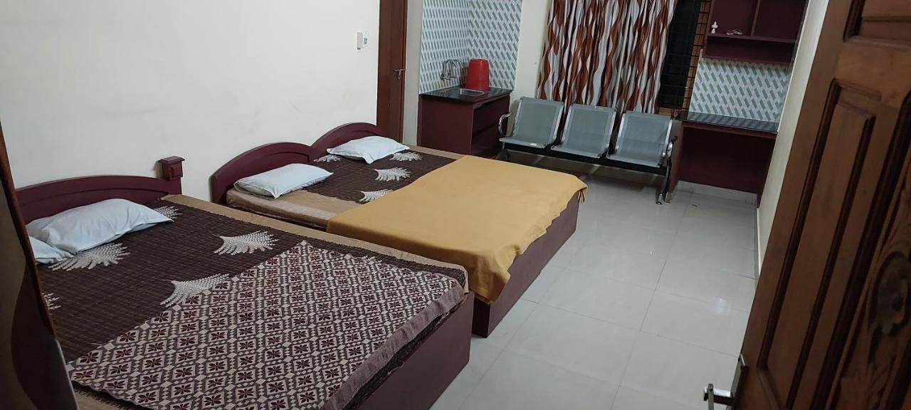 Adhithya Apartments Guruvāyūr Buitenkant foto