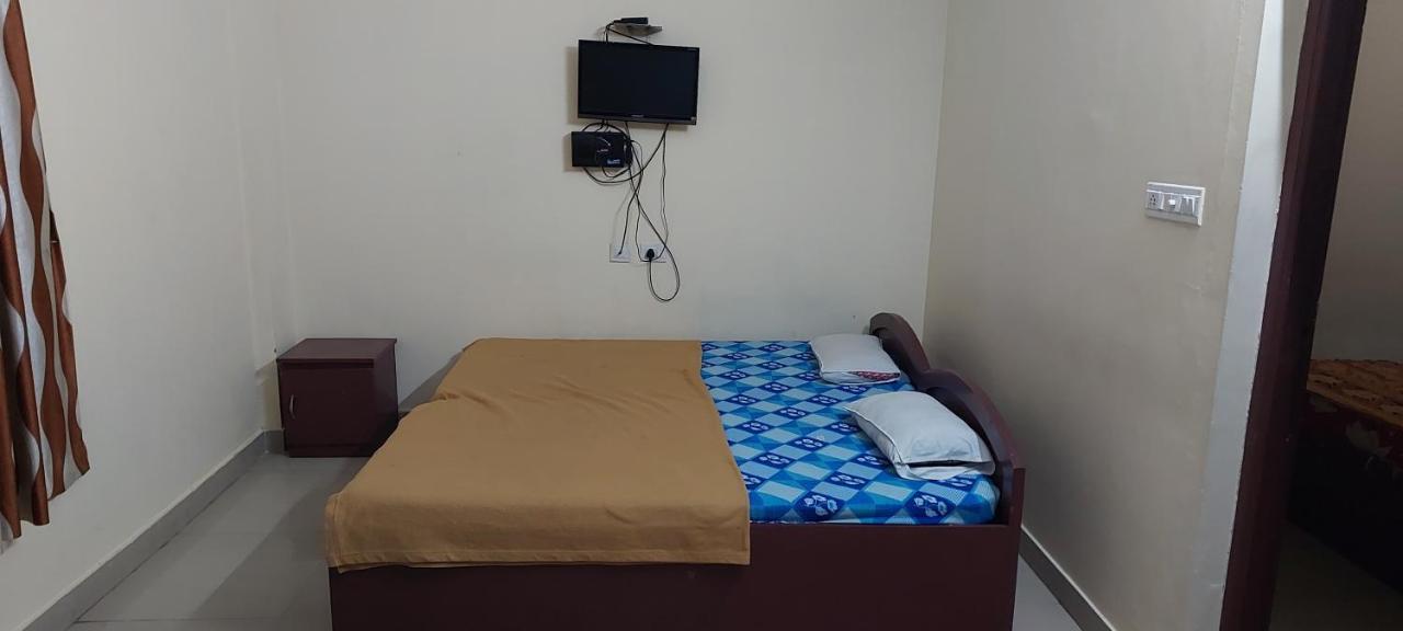 Adhithya Apartments Guruvāyūr Buitenkant foto