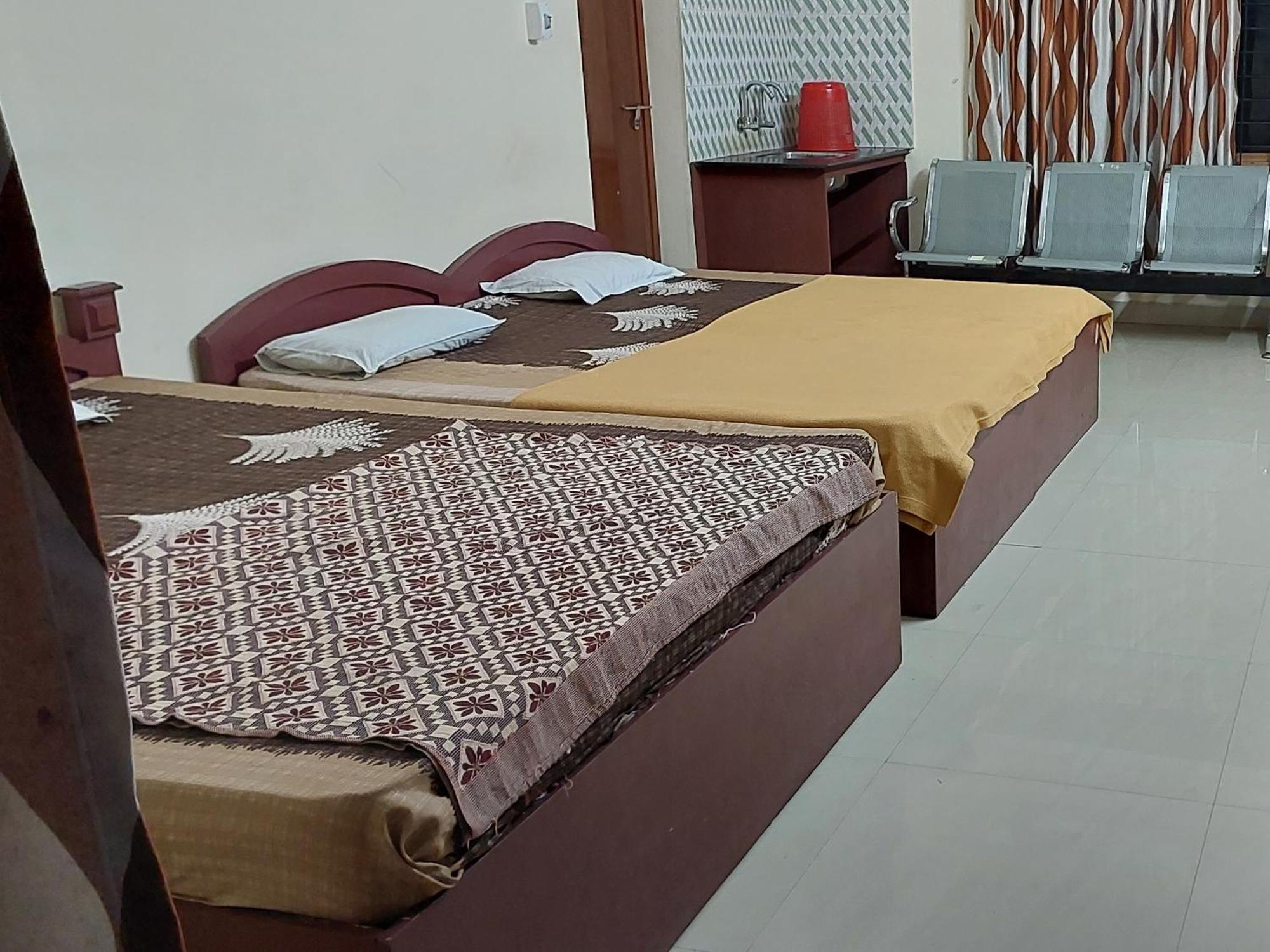 Adhithya Apartments Guruvāyūr Buitenkant foto