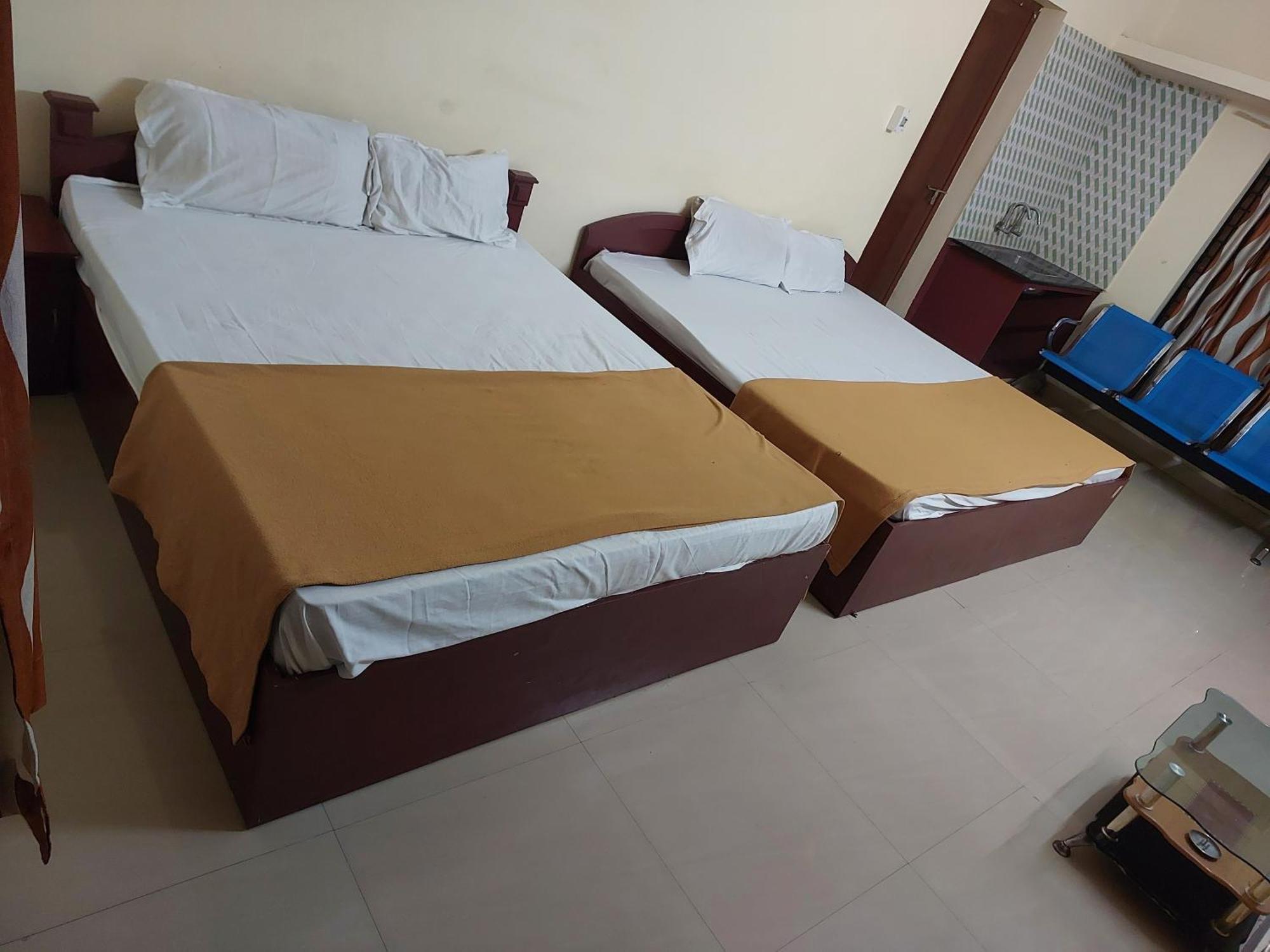 Adhithya Apartments Guruvāyūr Buitenkant foto