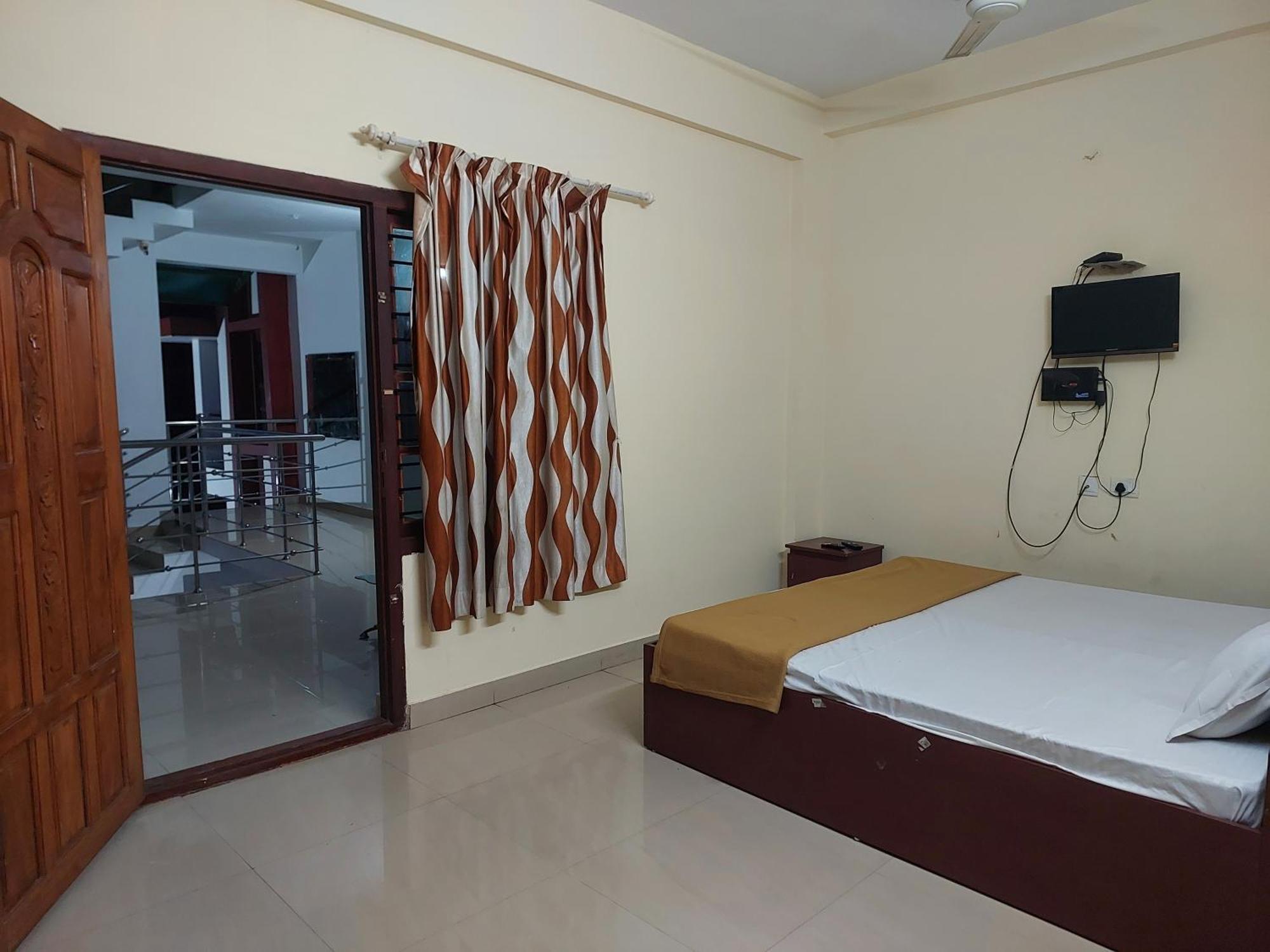 Adhithya Apartments Guruvāyūr Buitenkant foto