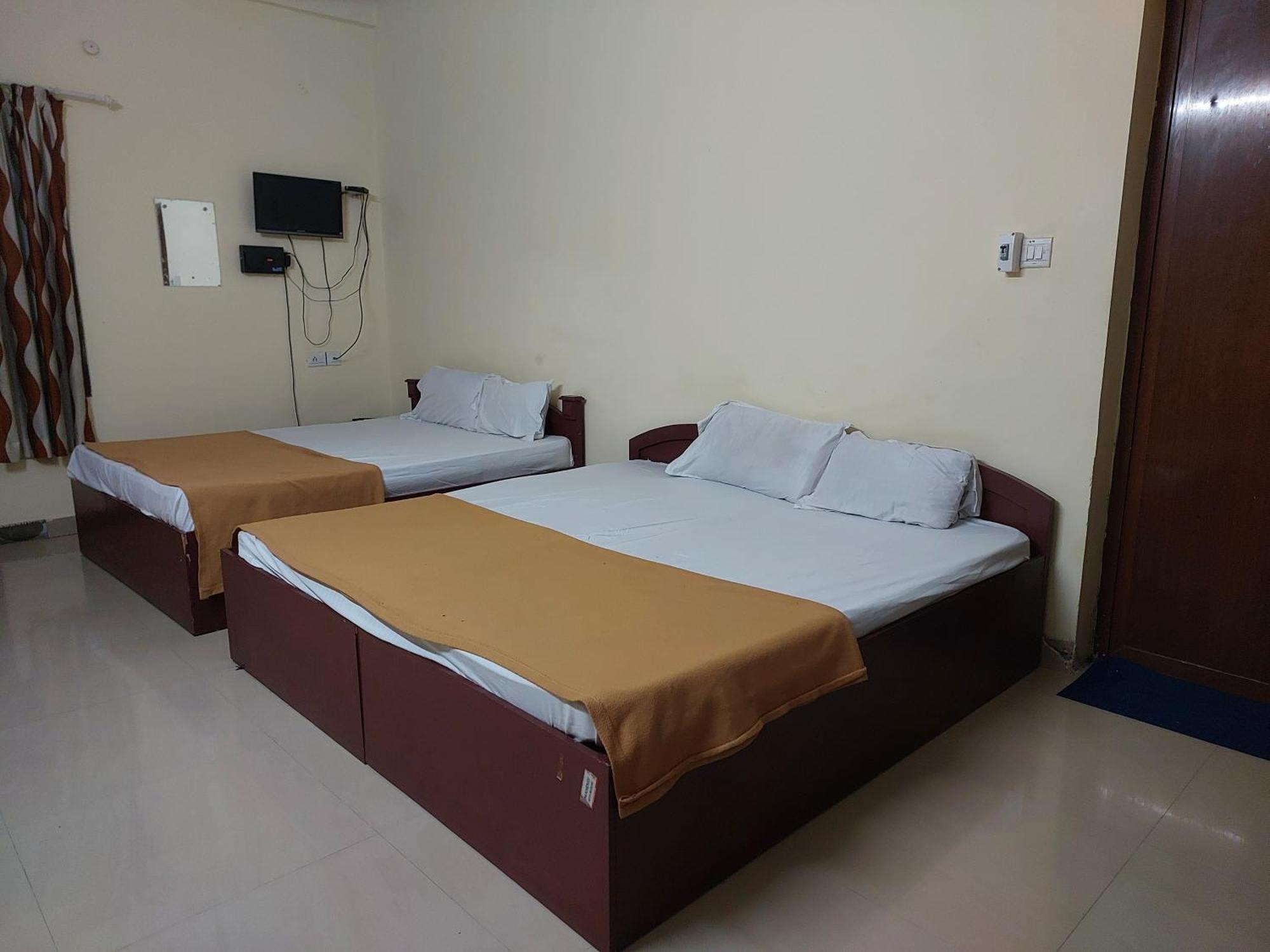 Adhithya Apartments Guruvāyūr Buitenkant foto