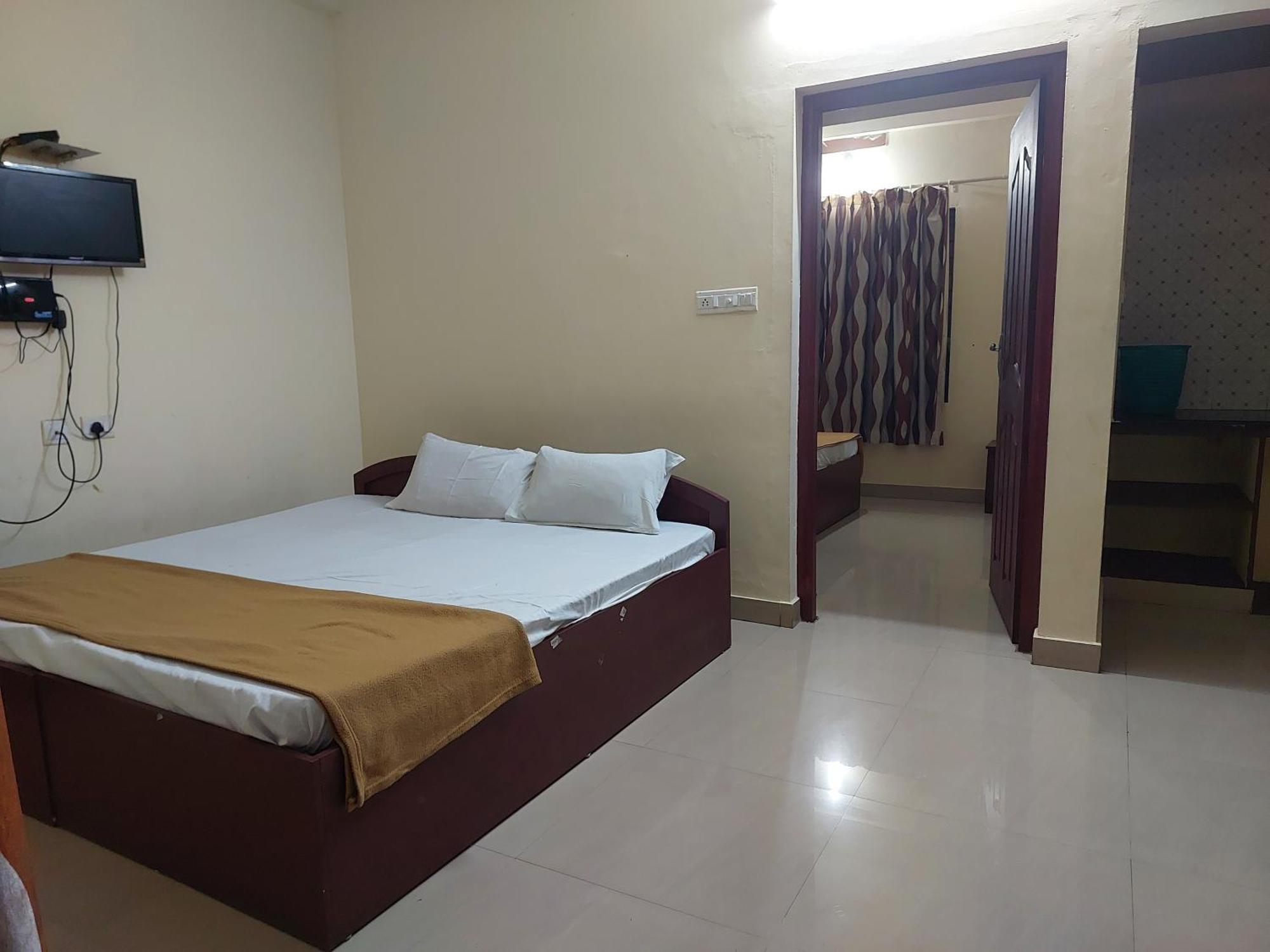 Adhithya Apartments Guruvāyūr Buitenkant foto